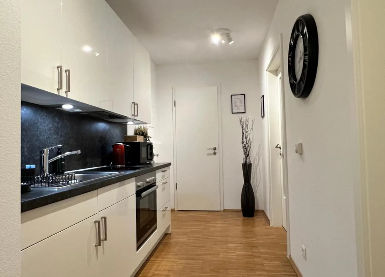 Apartment Moderne Wohnung Naehe Hbf-Lift-Tiefgarage-Contactless Check-In Hannover Germany
