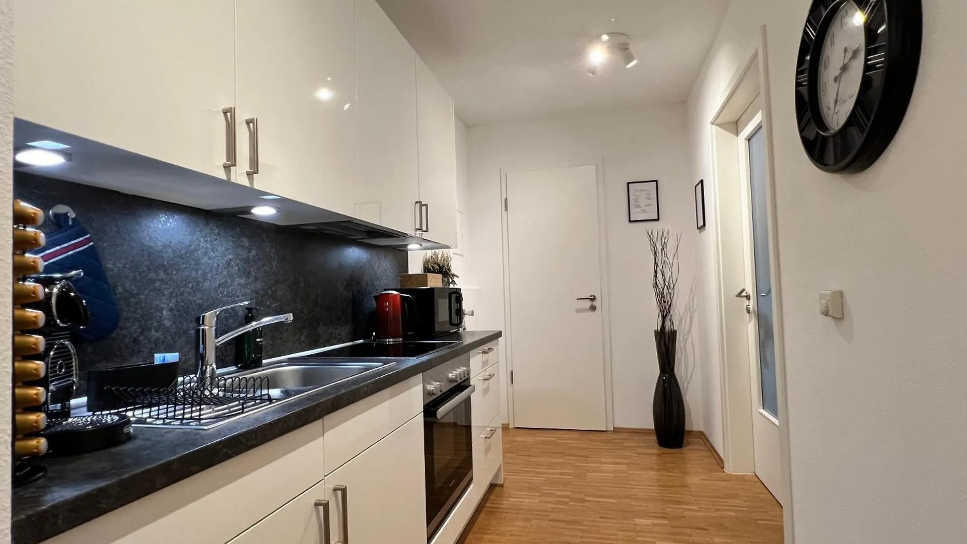Appartamento Moderne Wohnung Naehe Hbf-Lift-Tiefgarage-Contactless Check-In Hannover