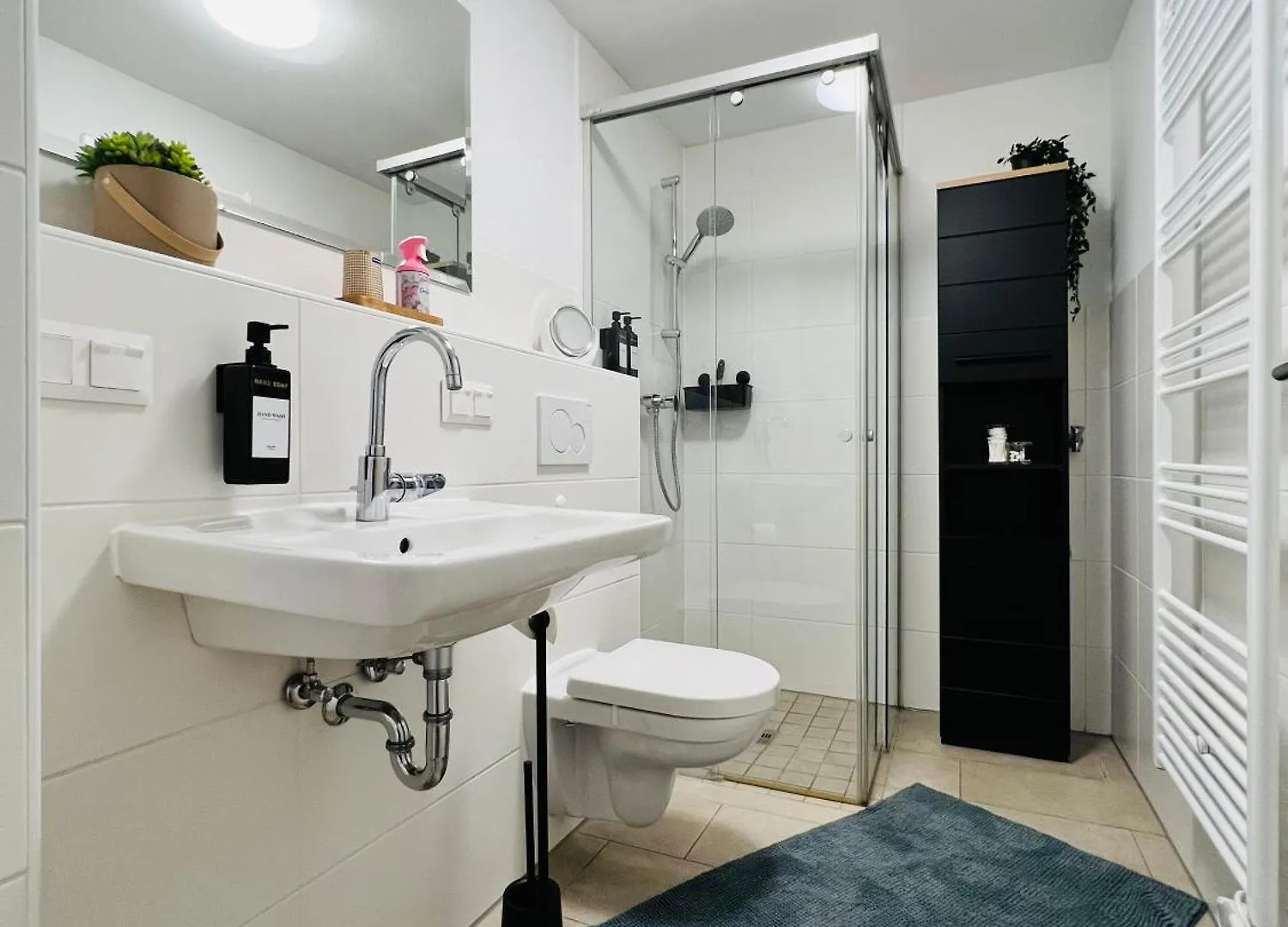 Moderne Wohnung Naehe Hbf-Lift-Tiefgarage-Contactless Check-In Hannover Germania