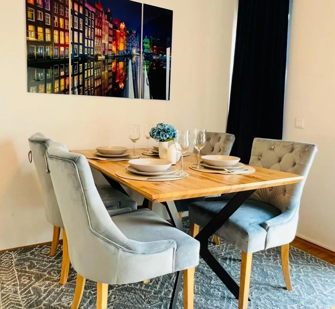 Appartamento Moderne Wohnung Naehe Hbf-Lift-Tiefgarage-Contactless Check-In Hannover